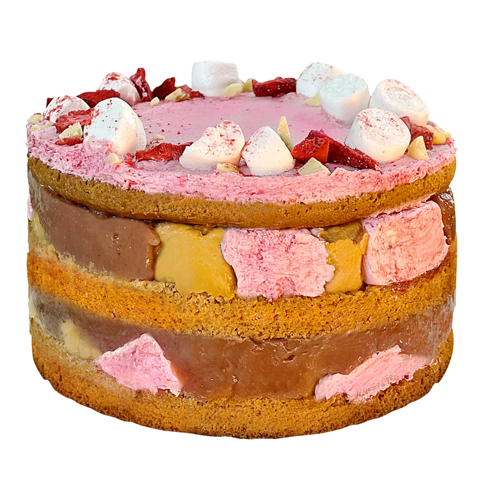 CREAMY STRAWBERRY CAKE